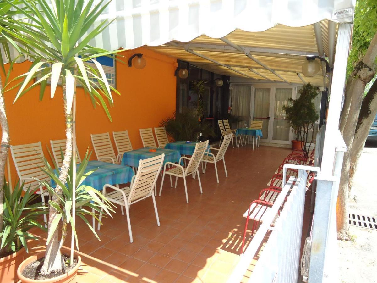 Hotel Castellani Rimini Luaran gambar